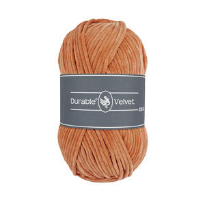 Durable Velvet garen in kleur 2209 Camel voor haken, te koop bij De Garengarage.